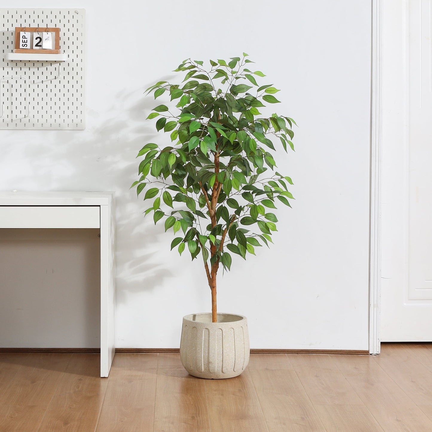 4FT Tall Artificial Ficus Tree with Natural Wood Trunk and Lifelike Leaves, Silk Fake Potted Tree with Wood Branches, Faux Tree for Office Home Decor